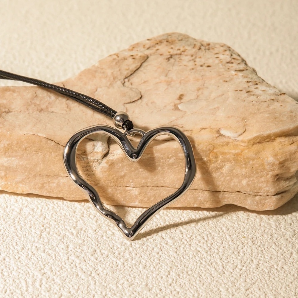 Silver Rope Line Heart Pendant Necklace - Picture 6 of 6